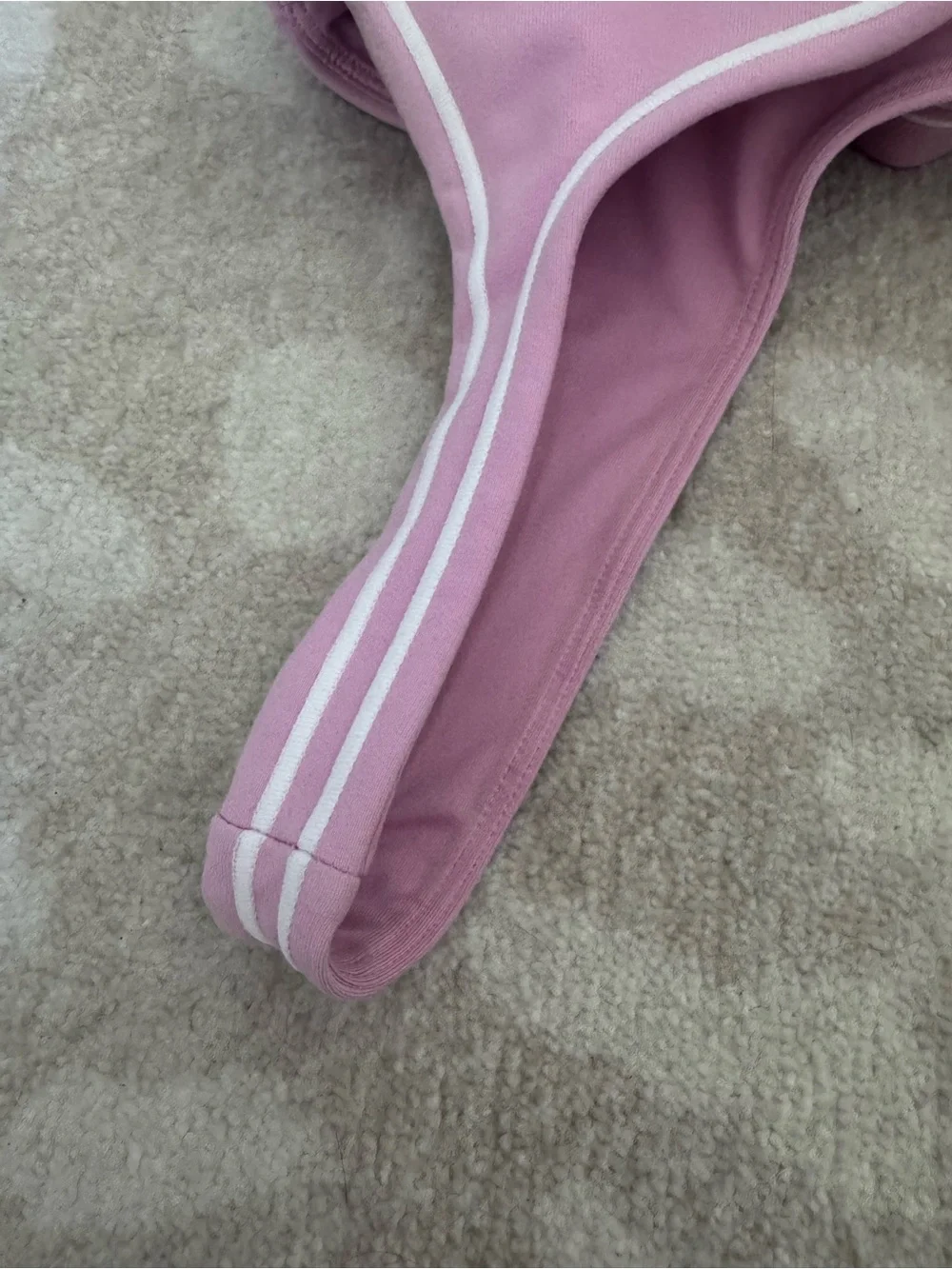 ALO Yoga light pink